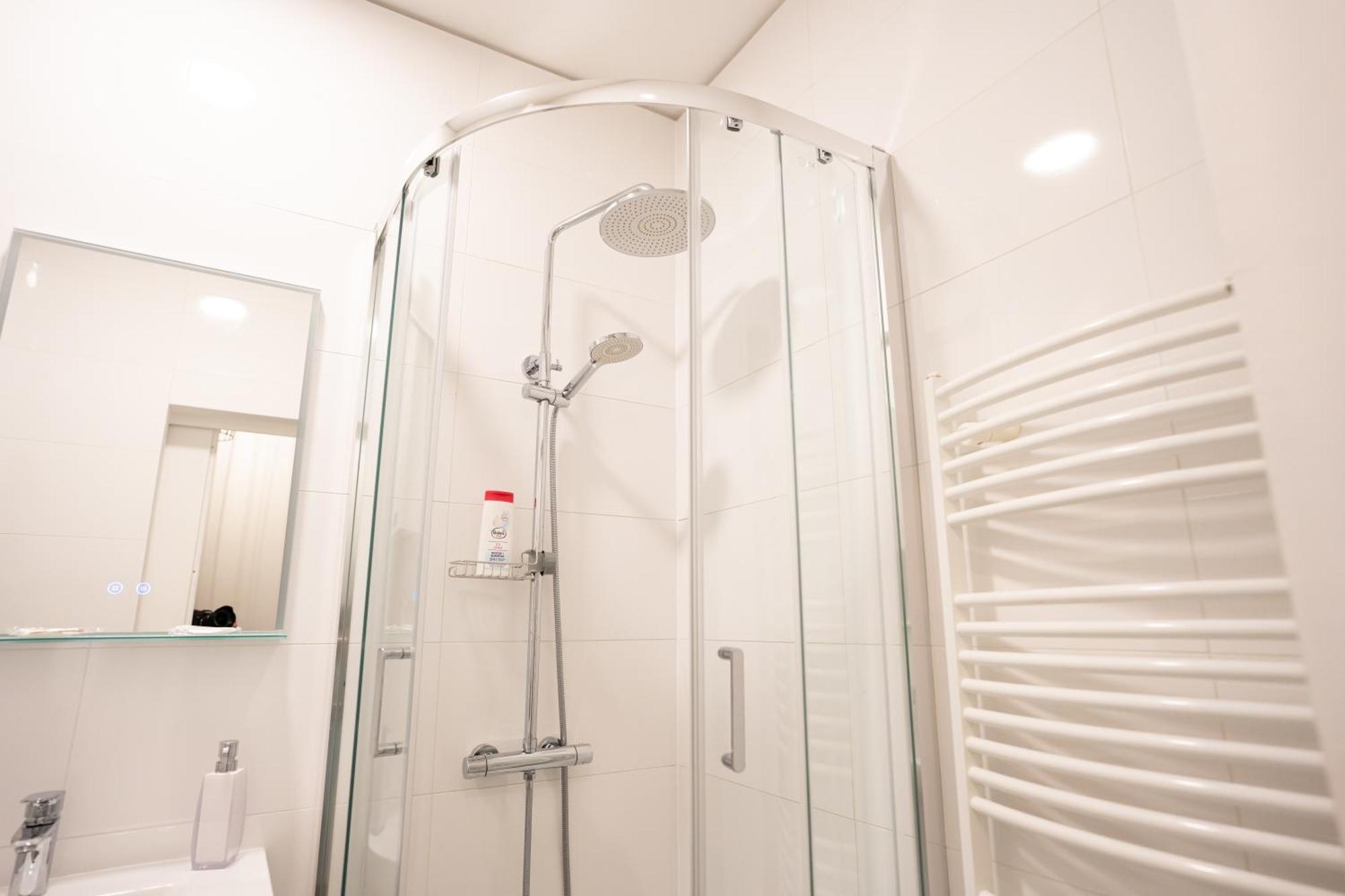 Js Design Apartment Γκρατς Εξωτερικό φωτογραφία